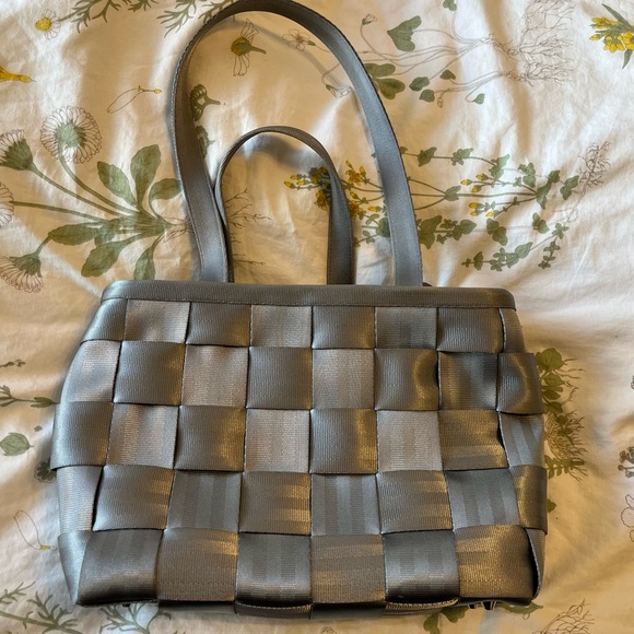Harveys Handbags - Harvey’s seatbelt bag. Large tote. Silver/ gray. Very clean.